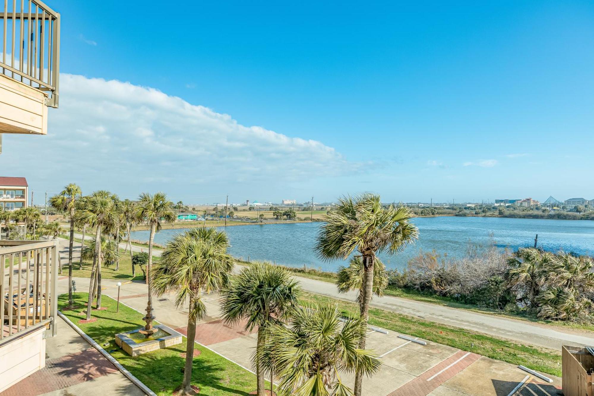 Seawall Condos II Galveston Room photo